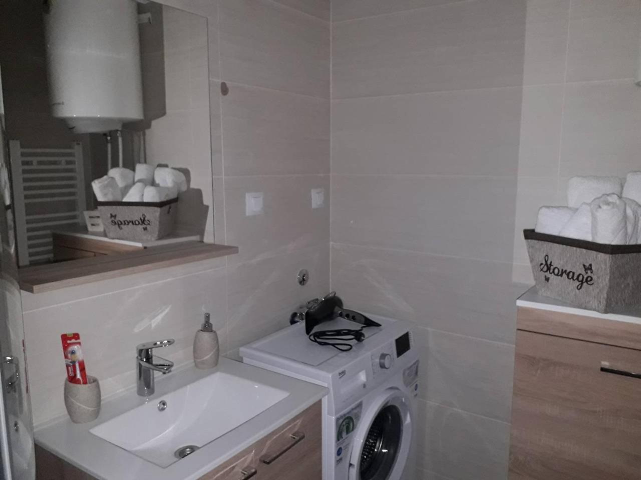 Gabriela & Marjan Luxury Self Check-In Flatiron Apartment สโกเปีย ภายนอก รูปภาพ